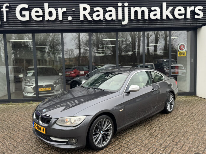 BMW 3 Serie Coupé 320i Corporate Lease Leder Xenon Navigatie
