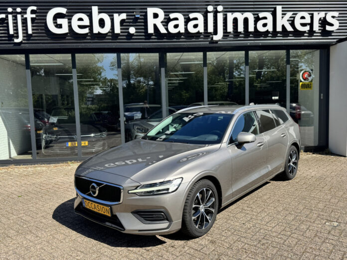 Volvo V60 2.0 D3 Momentum Navigatie Leder 9835 netto